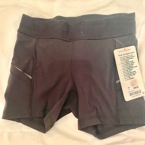 What the sport short Lululemin size 4